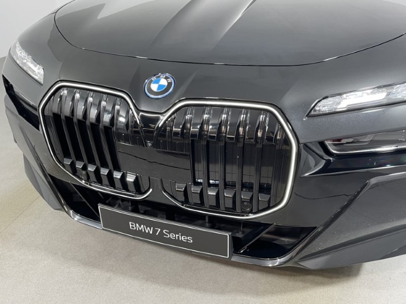  BMW I7 400kW xDrive60 M Sport Pro 105.7kWh 4dr Auto 3725895