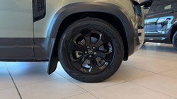 2023 (73) LAND ROVER DEFENDER 3.0 D250 SE 110 5dr Auto 5844178
