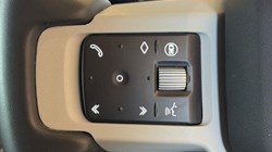 2023 (73) LAND ROVER DEFENDER 3.0 D250 SE 110 5dr Auto 5844197
