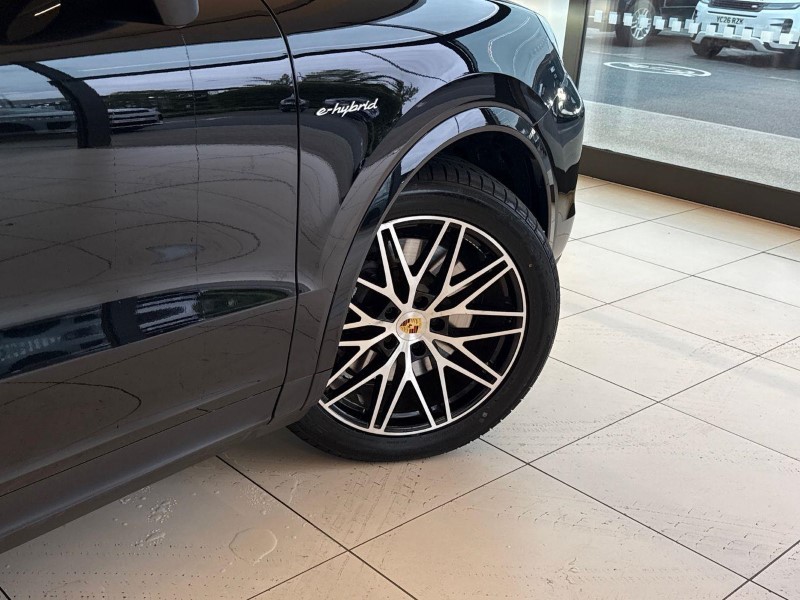 2024 (24) PORSCHE CAYENNE E-Hybrid 5dr Tiptronic S 5841476