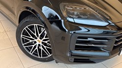 2024 (24) PORSCHE CAYENNE E-Hybrid 5dr Tiptronic S 5841469