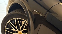 2024 (24) PORSCHE CAYENNE E-Hybrid 5dr Tiptronic S 5841449