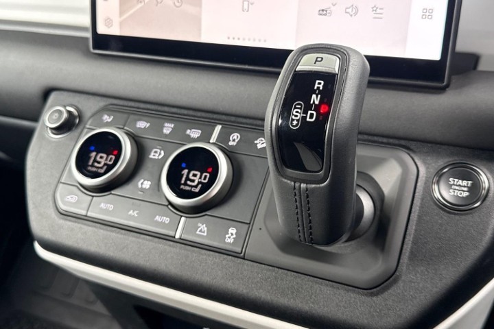 2025 (75) LAND ROVER DEFENDER 3.0 D250 X-Dynamic SE 90 3dr Auto 5624802