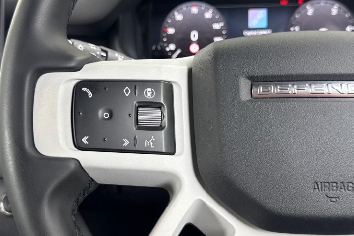 2025 (75) LAND ROVER DEFENDER 3.0 D250 X-Dynamic SE 90 3dr Auto 5624817