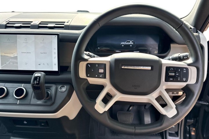 2025 (75) LAND ROVER DEFENDER 3.0 D250 X-Dynamic SE 90 3dr Auto 5624804
