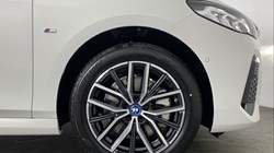 BMW 2 SERIES 230e xDrive M Sport 5dr DCT 4185741