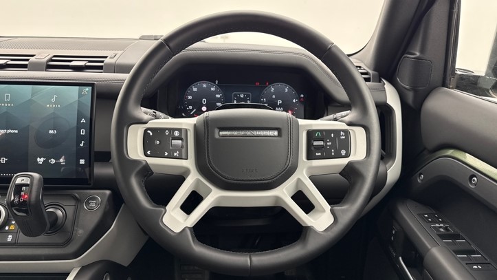2026 (75) LAND ROVER DEFENDER 3.0 D350 X-Dynamic HSE 110 5dr Auto [7 Seat] 5854390