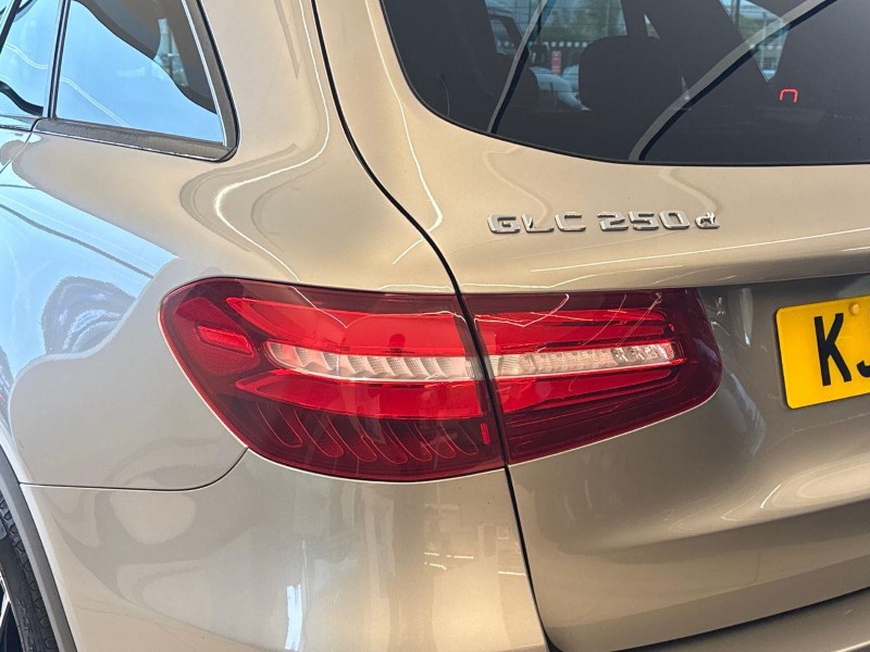 2019 (19) MERCEDES-BENZ GLC 250d 4Matic AMG Night Edition 5dr 9G-Tronic 5910823