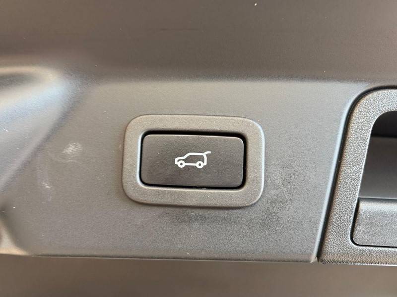 2022 (22) LAND ROVER RANGE ROVER VELAR 2.0 P400e R-Dynamic SE 5dr Auto 5857660