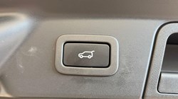 2022 (22) LAND ROVER RANGE ROVER VELAR 2.0 P400e R-Dynamic SE 5dr Auto 5857660