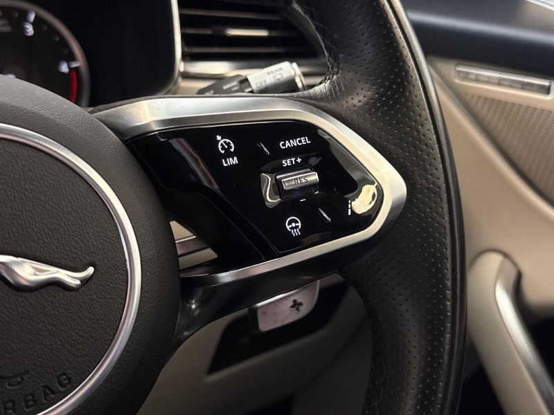 2022 (22) JAGUAR F-PACE 2.0 D200 R-Dynamic SE 5dr Auto AWD 5880776