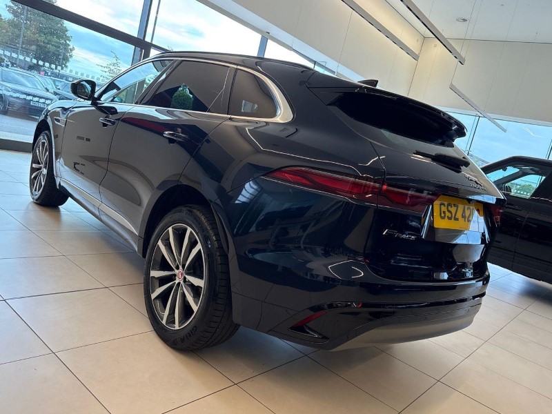 2022 (22) JAGUAR F-PACE 2.0 D200 R-Dynamic SE 5dr Auto AWD 5880803