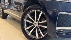2022 (22) JAGUAR F-PACE 2.0 D200 R-Dynamic SE 5dr Auto AWD 5880791