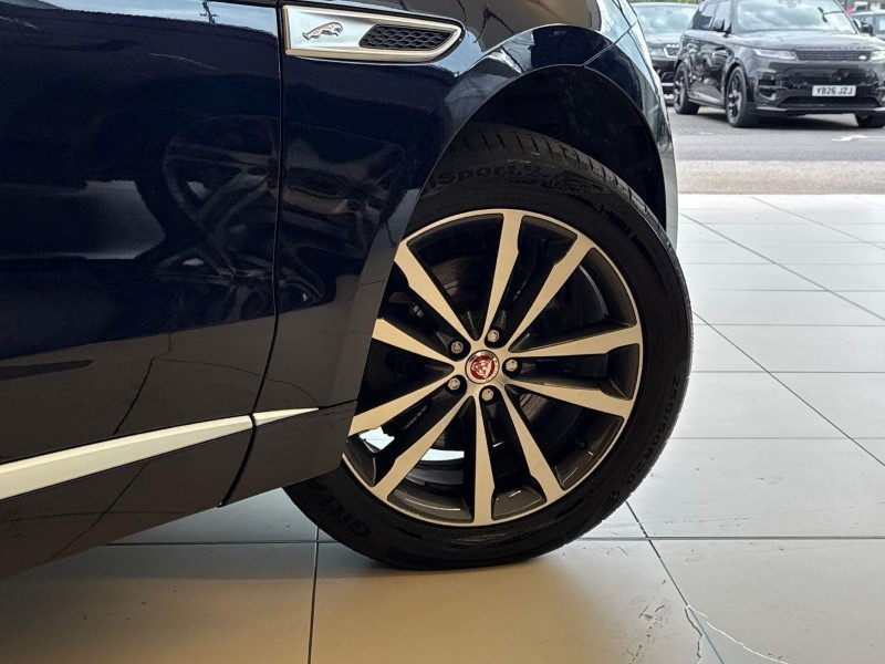 2022 (22) JAGUAR F-PACE 2.0 D200 R-Dynamic SE 5dr Auto AWD 5880796