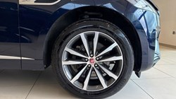 2022 (22) JAGUAR F-PACE 2.0 D200 R-Dynamic SE 5dr Auto AWD 5880756
