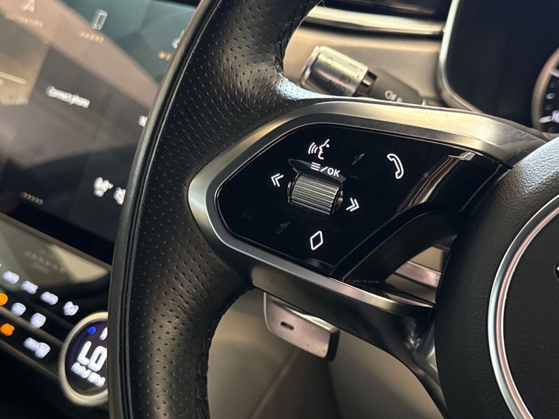 2022 (22) JAGUAR F-PACE 2.0 D200 R-Dynamic SE 5dr Auto AWD 5880775