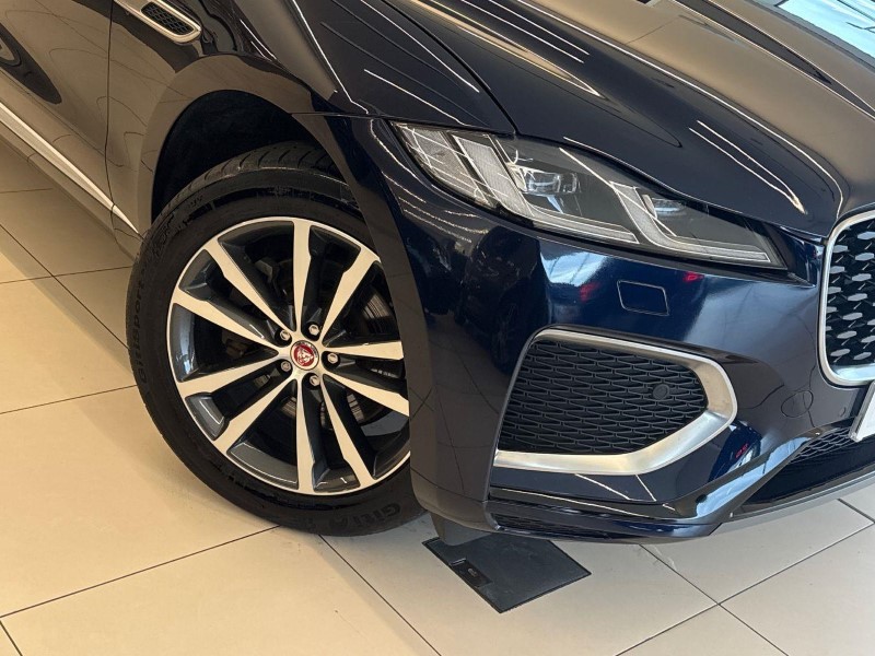 2022 (22) JAGUAR F-PACE 2.0 D200 R-Dynamic SE 5dr Auto AWD 5880789