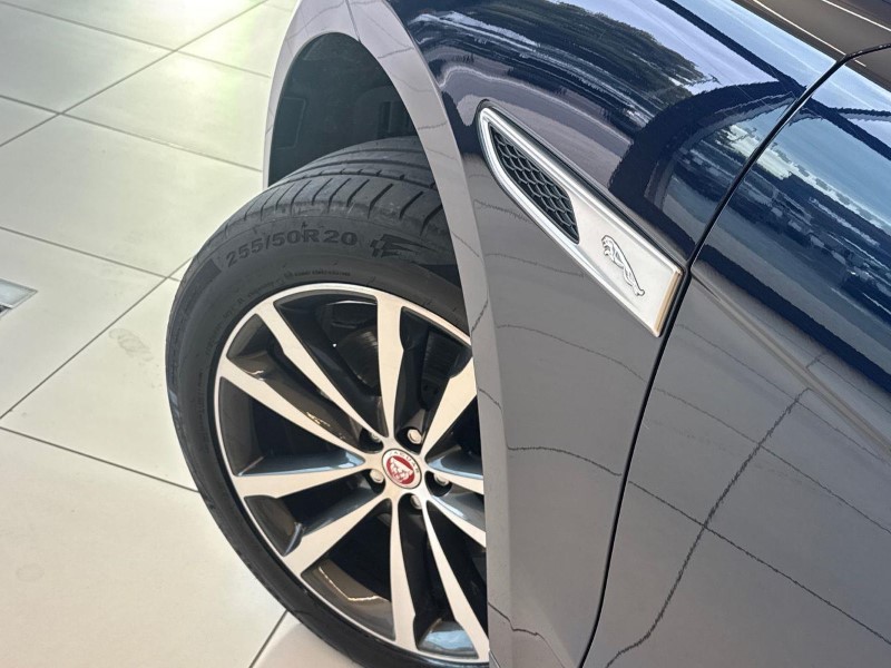 2022 (22) JAGUAR F-PACE 2.0 D200 R-Dynamic SE 5dr Auto AWD 5880768