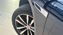 2022 (22) JAGUAR F-PACE 2.0 D200 R-Dynamic SE 5dr Auto AWD 5880768