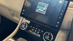 2022 (22) JAGUAR F-PACE 2.0 D200 R-Dynamic SE 5dr Auto AWD 5880779