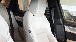 2022 (22) JAGUAR F-PACE 2.0 D200 R-Dynamic SE 5dr Auto AWD 5880801