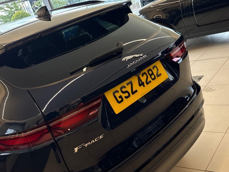 2022 (22) JAGUAR F-PACE 2.0 D200 R-Dynamic SE 5dr Auto AWD 5880804