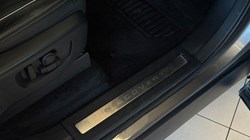2023 (73) Discovery 3.0 D300 Dynamic HSE Commercial Auto 5888286