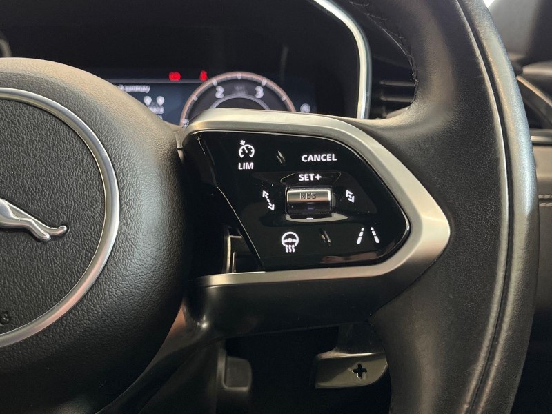 2023 (73) JAGUAR F-PACE 2.0 D200 R-Dynamic SE Black 5dr Auto AWD 5874114