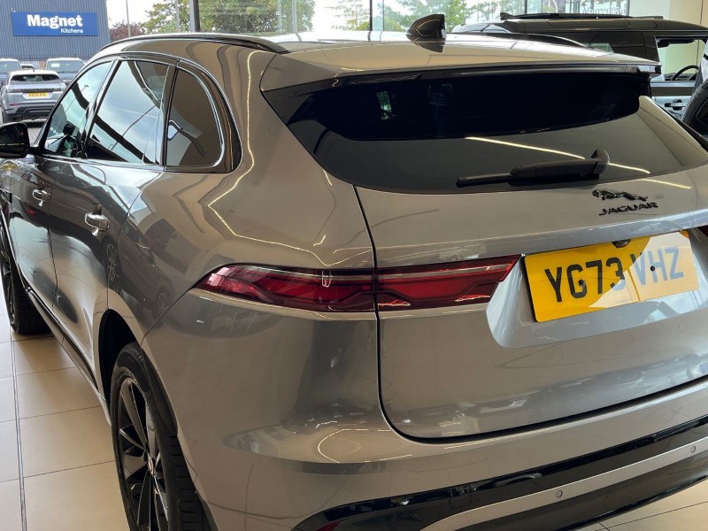 2023 (73) JAGUAR F-PACE 2.0 D200 R-Dynamic SE Black 5dr Auto AWD 5874106