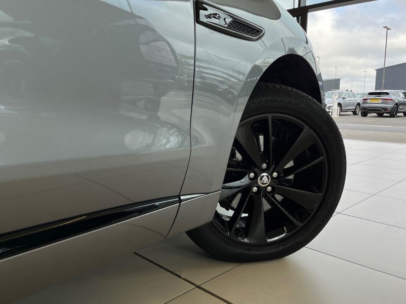 2023 (73) JAGUAR F-PACE 2.0 D200 R-Dynamic SE Black 5dr Auto AWD 5874139