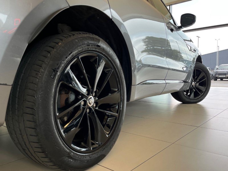 2023 (73) JAGUAR F-PACE 2.0 D200 R-Dynamic SE Black 5dr Auto AWD 5874138