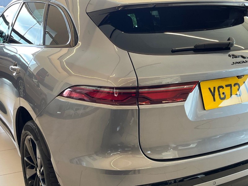 2023 (73) JAGUAR F-PACE 2.0 D200 R-Dynamic SE Black 5dr Auto AWD 5874137