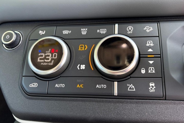 2022 (22) LAND ROVER DEFENDER 3.0 D250 HSE 110 5dr Auto 5647247