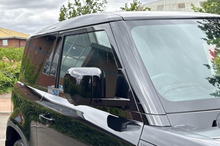 2024 (74) LAND ROVER COMMERCIAL DEFENDER 3.0 D250 Hard Top S Auto [3 Seat] 5651687