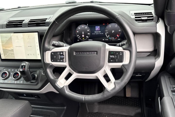 2024 (74) LAND ROVER COMMERCIAL DEFENDER 3.0 D250 Hard Top S Auto [3 Seat] 5651648