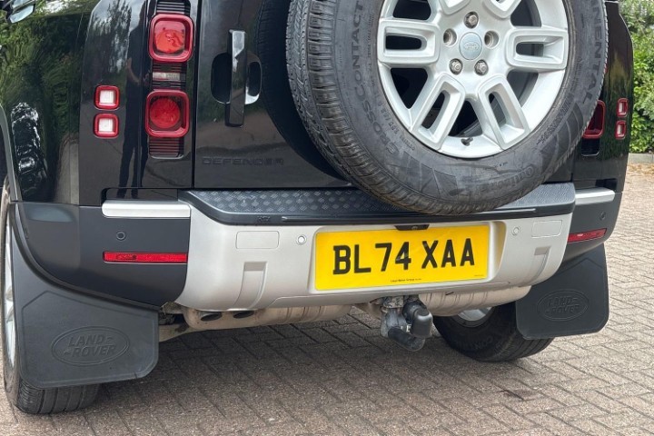 2024 (74) LAND ROVER COMMERCIAL DEFENDER 3.0 D250 Hard Top S Auto [3 Seat] 5651655