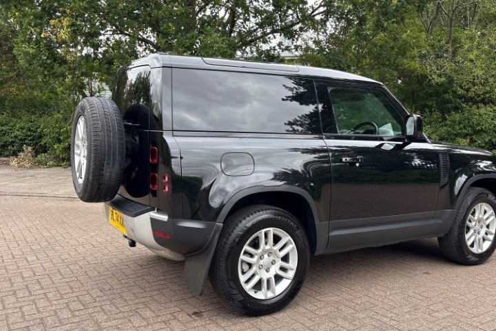 2024 (74) LAND ROVER COMMERCIAL DEFENDER 3.0 D250 Hard Top S Auto [3 Seat] 5651688