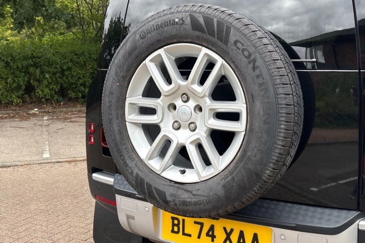 2024 (74) LAND ROVER COMMERCIAL DEFENDER 3.0 D250 Hard Top S Auto [3 Seat] 5651683