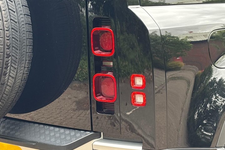 2024 (74) LAND ROVER COMMERCIAL DEFENDER 3.0 D250 Hard Top S Auto [3 Seat] 5651684