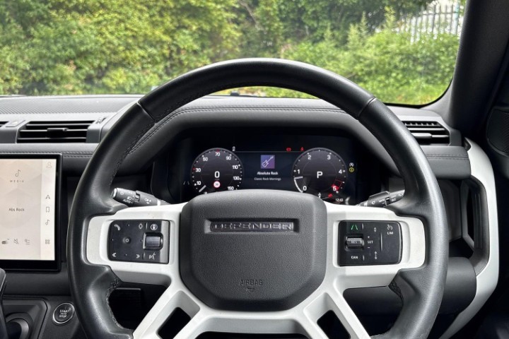 2024 (74) LAND ROVER COMMERCIAL DEFENDER 3.0 D250 Hard Top S Auto [3 Seat] 5651661