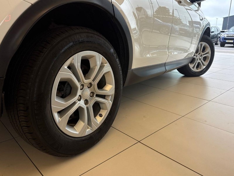 2020 (20) LAND ROVER DISCOVERY SPORT 2.0 D150 S 5dr Auto 5875398