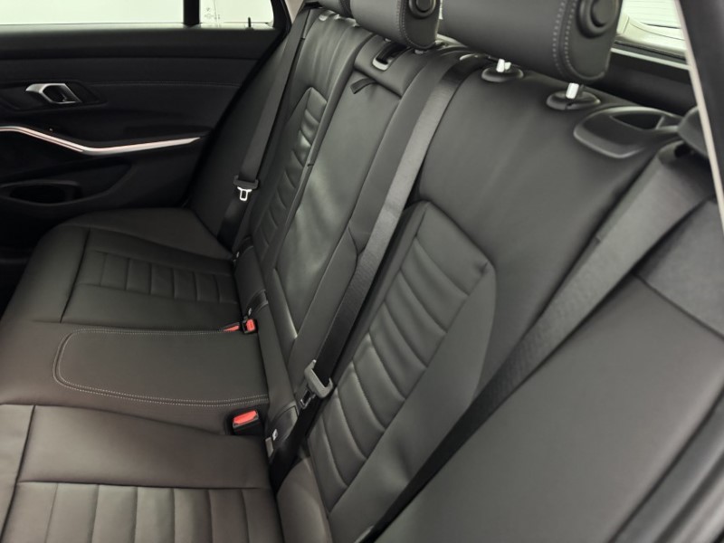  BMW 3 SERIES 320i Sport 5dr Step Auto 5003956