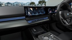 BMW 5 SERIES 520i M Sport Pro 5dr Auto 4859095