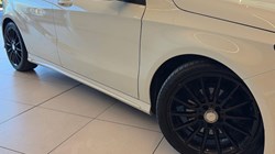 2017 (17) MERCEDES-BENZ A CLASS A160 AMG Line 5dr 5887090