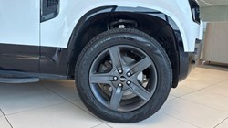 2022 (72) LAND ROVER DEFENDER 3.0 D250 X-Dynamic SE 110 5dr Auto 5905426