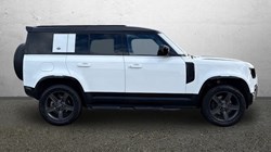 2022 (72) LAND ROVER DEFENDER 3.0 D250 X-Dynamic SE 110 5dr Auto 5905423
