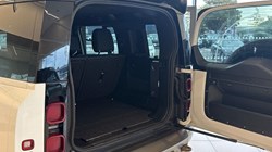 2022 (72) LAND ROVER DEFENDER 3.0 D250 X-Dynamic SE 110 5dr Auto 5905456