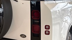 2022 (72) LAND ROVER DEFENDER 3.0 D250 X-Dynamic SE 110 5dr Auto 5905463