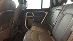 2022 (72) LAND ROVER DEFENDER 3.0 D250 X-Dynamic SE 110 5dr Auto 5905422