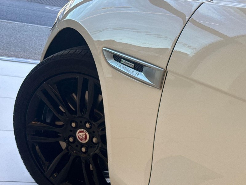 2019 (19) JAGUAR XE 2.0 Ingenium R-Sport 4dr Auto 5893771